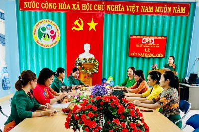 LỄ KẾT NẠP ĐẢNG VIÊN MỚI CỦA CHI BỘ TRƯỜNG MẦM NON BÌNH THANH